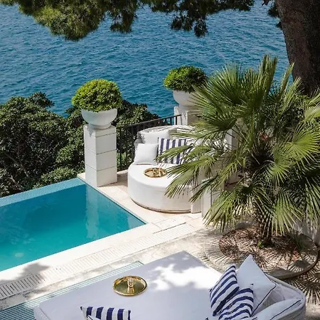 Meys Place Villa *